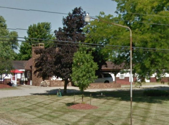 Hub Motel - Street View (newer photo)